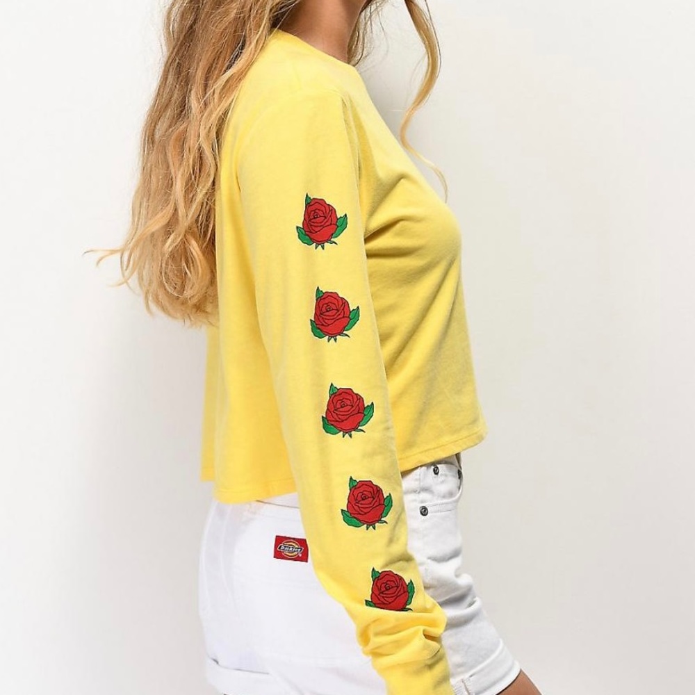Yellow cropped long sleeve with roses.